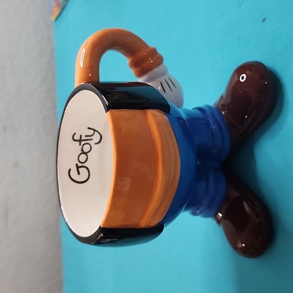NWT Vintage Disney 3D Goofy Coffee Mug